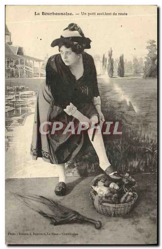 La Bourbonnaise — Ein kleiner Verkehrsunfall — Photo Edition J. Bouveret, Le Mans - Châteaudun - Vorderseite