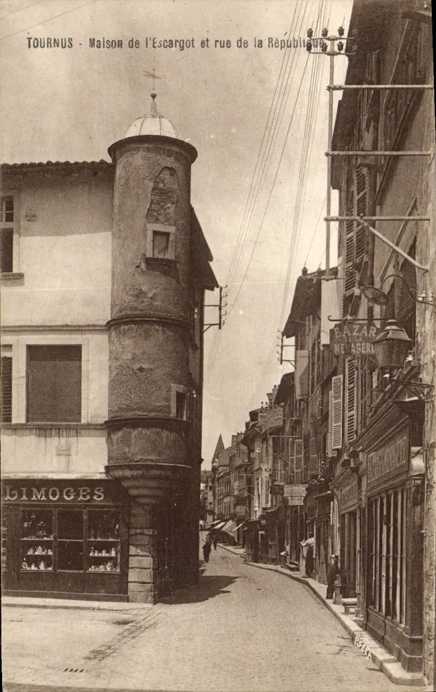 Tournus - Das Schneckenhäuschen und Rue de la République — Verlag M. MOUNGECIS FRÈRES, Chalons-sur-Marne - Vorderseite