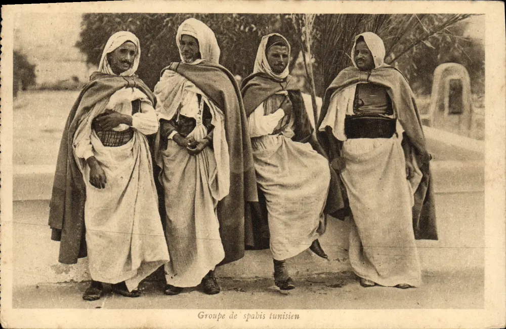 Gruppe tunesischer Spabis — Photo Gravure A. Breger Frères, Paris — n° 1931 - Vorderseite
