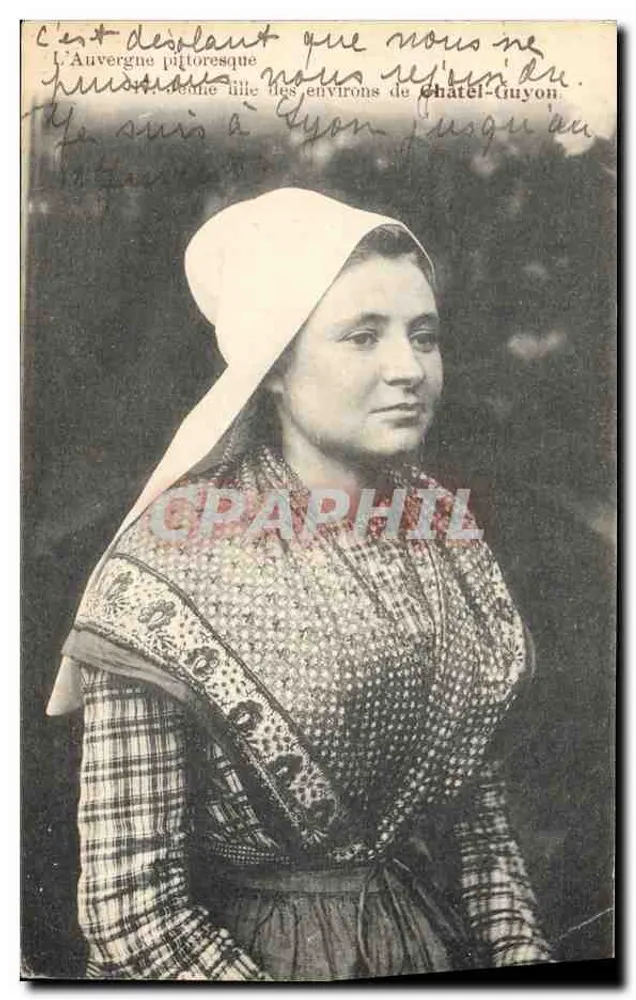 Mulher com chapéu branco — Auvergne pittoresca — Châtel-Guyon - Frente