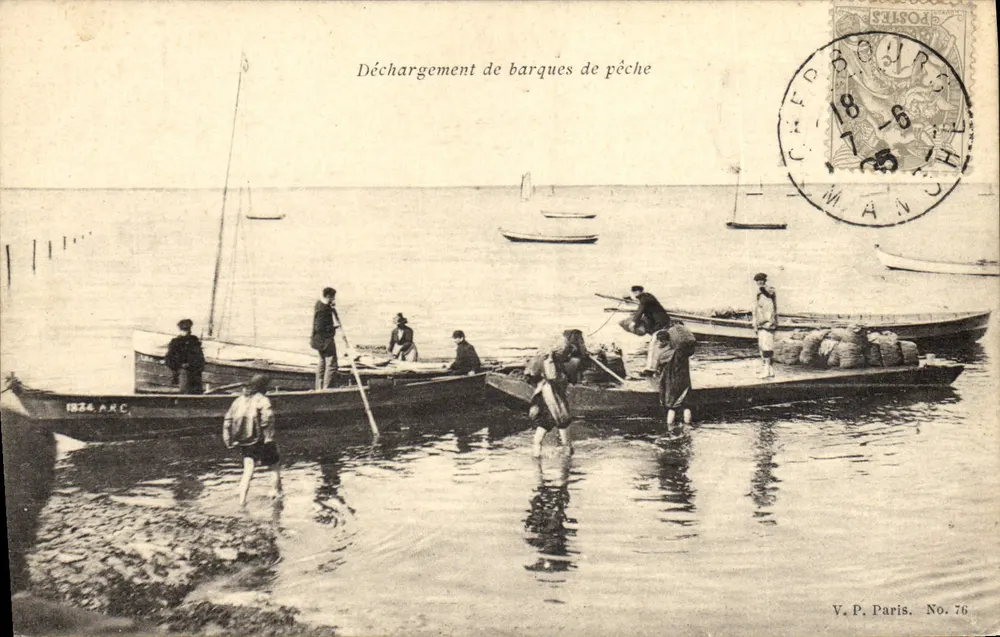 Descarregamento de barcos de pesca — V.P. Paris. No. 76 - Frente