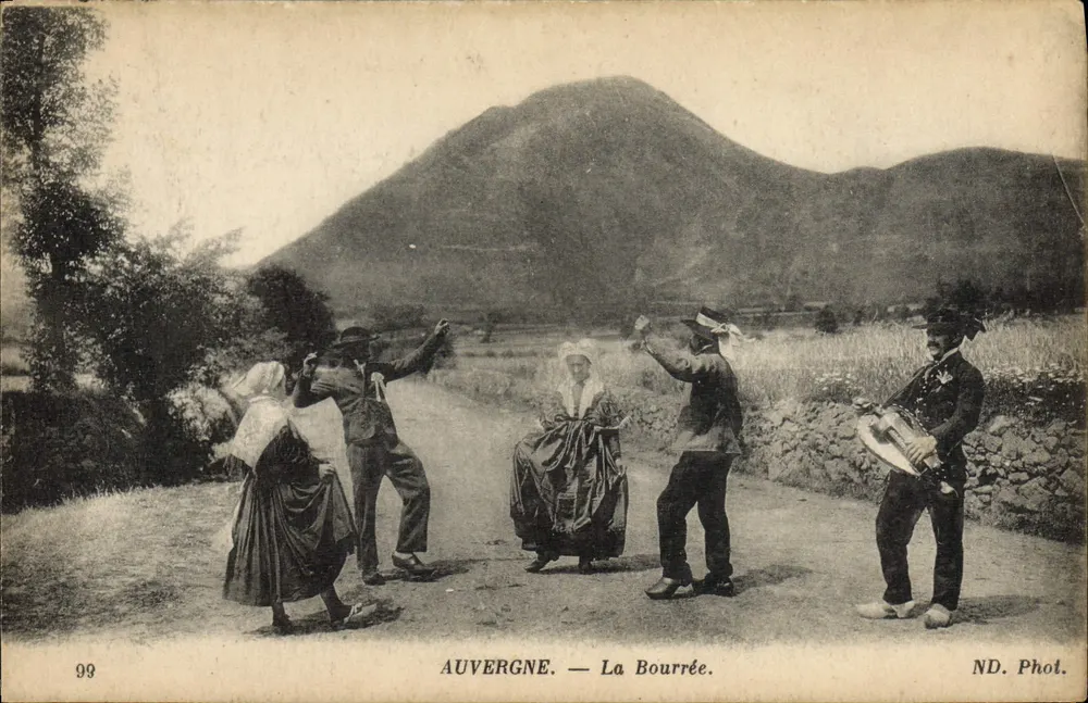 Auvergne — A Dança da Bourrée — ND. Fot. - Frente