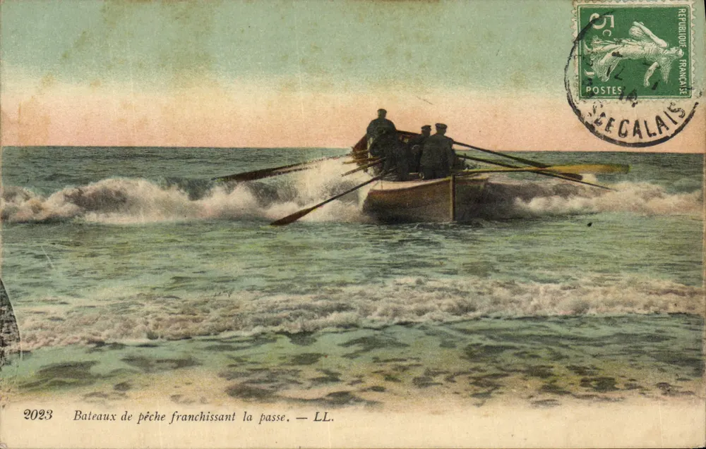 Fischboote, die den Schleusengang überqueren — LL. - Vorderseite