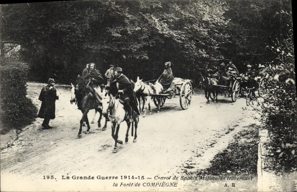 Kolonne marokkanischer Spahis, die durch den Wald von Compiègne ziehen — A.R. n°195 - Vorderseite