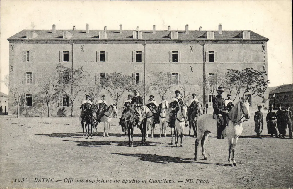 Batna — Höherer Spahis-Offizier und Reiter — ND. Phot. - Vorderseite