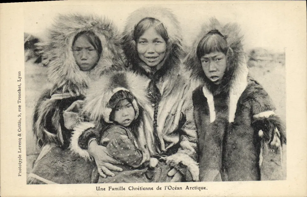 Eine christliche Familie aus dem Arktischen Ozean — Phototypie Levenn & Cottin, 9, rue Tronchel, Lyon - Vorderseite