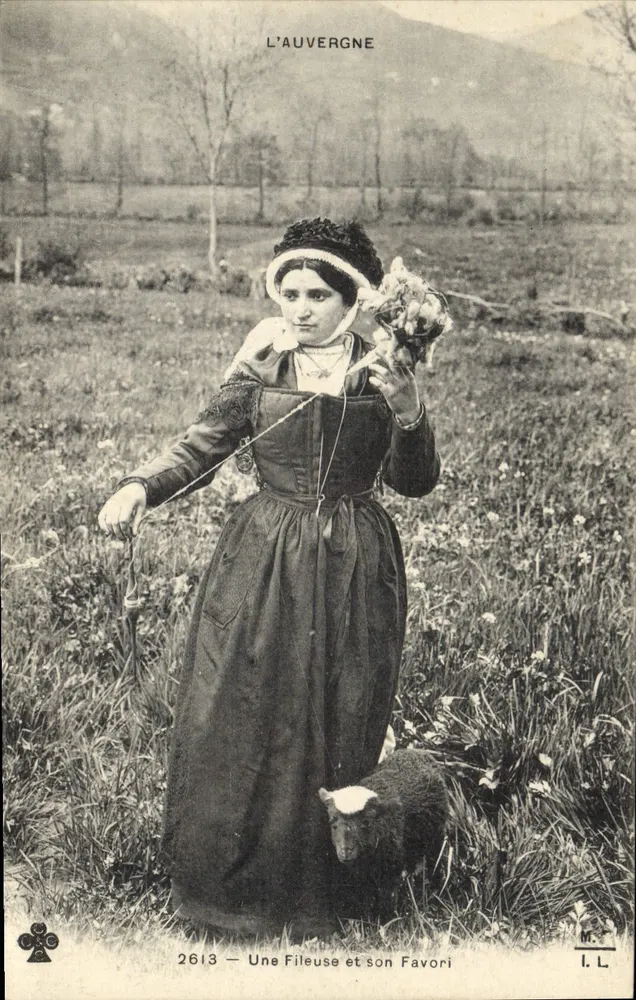 L'Auvergne — Eine Spinnerei und ihr Liebling — I.L. n°2613 - Vorderseite