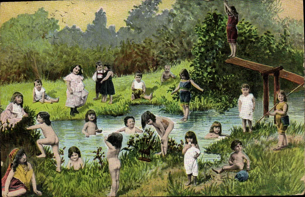 Crianças brincando em uma lagoa — cena de banho — série 520, editor A. Postkarte - Frente