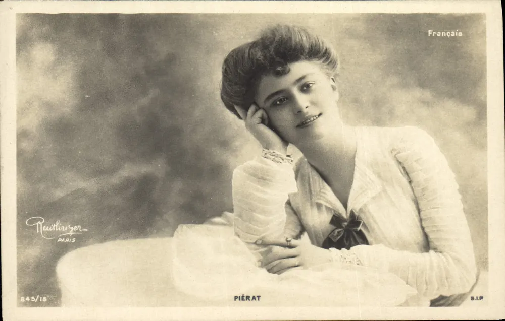 Junge Frau — Portraitstudio — Reutlinger, Paris, n° 845/15 - Vorderseite