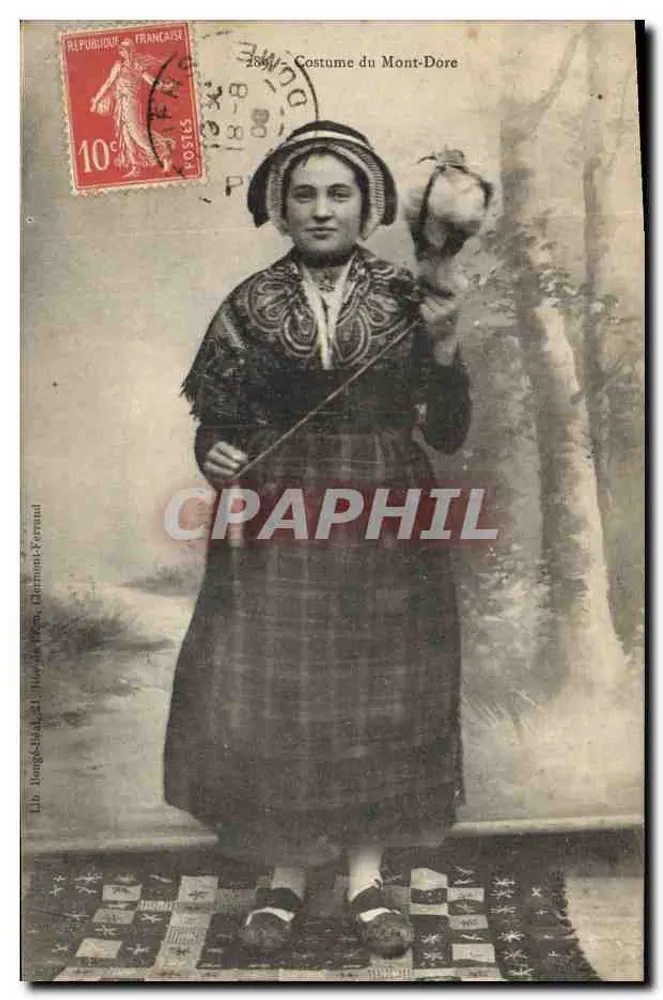 Traje do Mont-Dore — mulher em traje tradicional — Lib. H. Bong-Sabat, D. Roux, D. Bernard-Ferrand - Frente