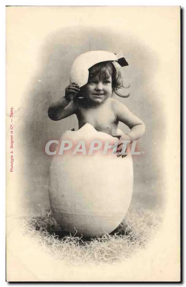 Kind, das aus einem Ei hervorkommt — Phototypie A. Bergeret et Cie — Nancy - Vorderseite