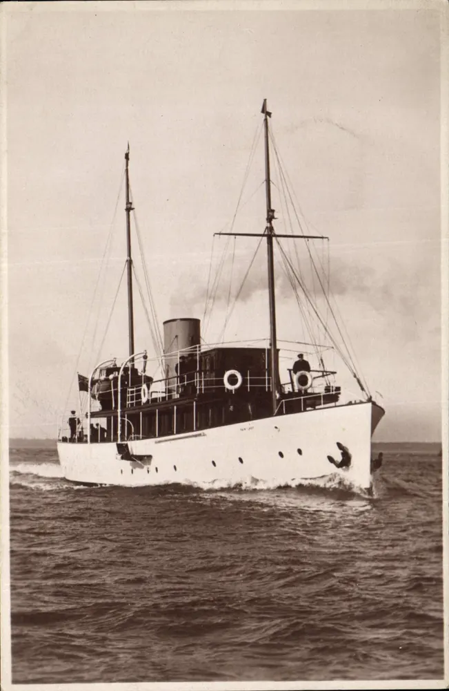 Navio a vapor — vista no mar — número de série ilegível - Frente
