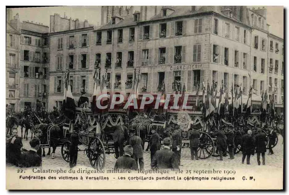 Trauerfeier der Opfer in Versailles — Die Leichenwagen während der religiösen Zeremonie — Katastrophe des Militärballons 'République', 25. September 1909 — C. Nr. - Vorderseite