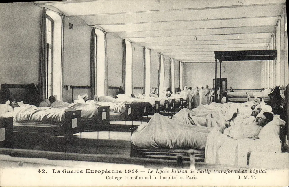Das Lyceum Jausson in Sailly in ein Krankenhaus umgewandelt — Europäischer Krieg 1914 — J.M.T. - Vorderseite