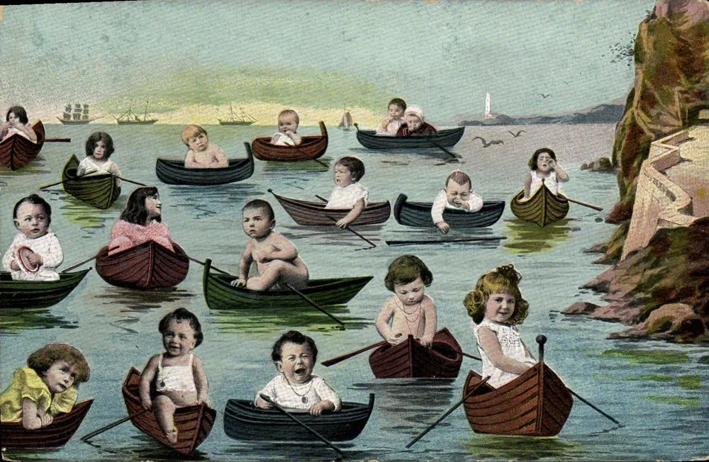 Crianças em barcos — cena de praia — série 303 - Frente