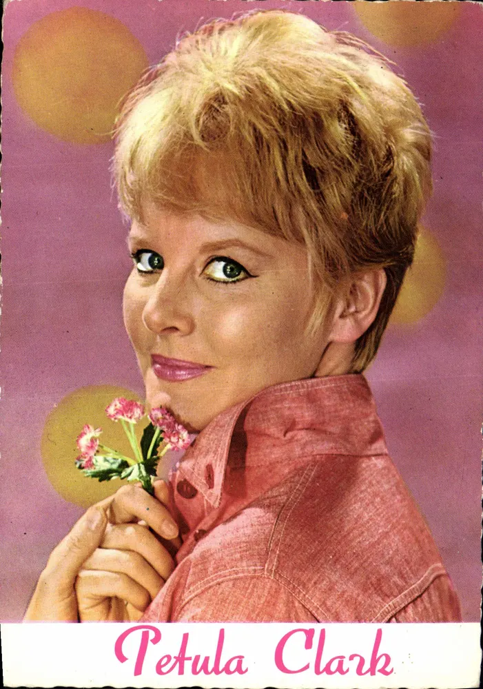 Petula Clark — ngôi sao của Disques Vogue — xuất bản bởi Publistar - Mặt trước