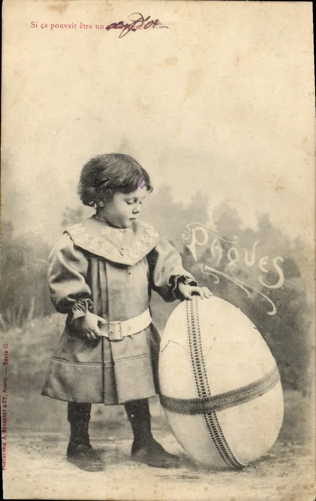 Criança com ovo gigante — Fototipo A. Brabant & Cie, Nancy — Série Phovès - Frente