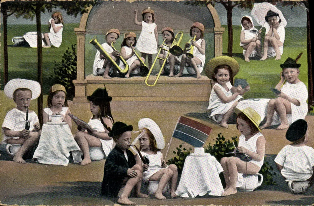Kinder, die im Park spielen — Garten-Szene mit Kinderorchester — Serie III, Nr. 407 - Vorderseite