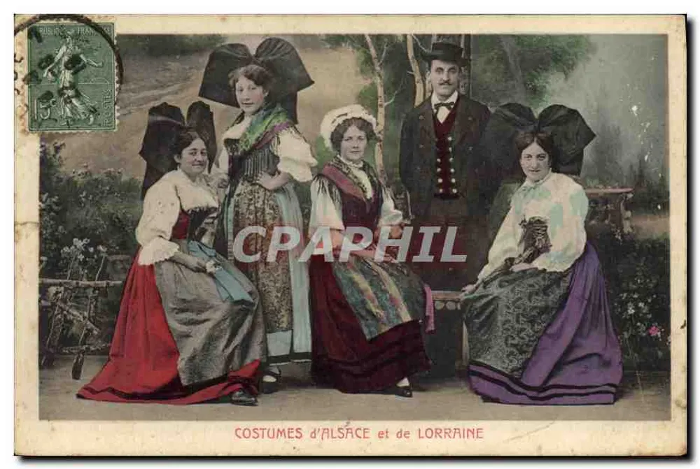 Costumes d'Alsace et de Lorraine — cinq personnes en tenues traditionnelles — éditeur IMPRIMÉ SUR LA CARTE : 'F. CH. BERGERET, STRASBOURG' et n° de série 'III' - Awers