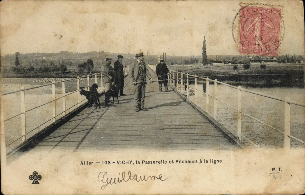 Vichy — Die Brücke und Fischer mit Angelschnüren — M.T. 103 - Vorderseite