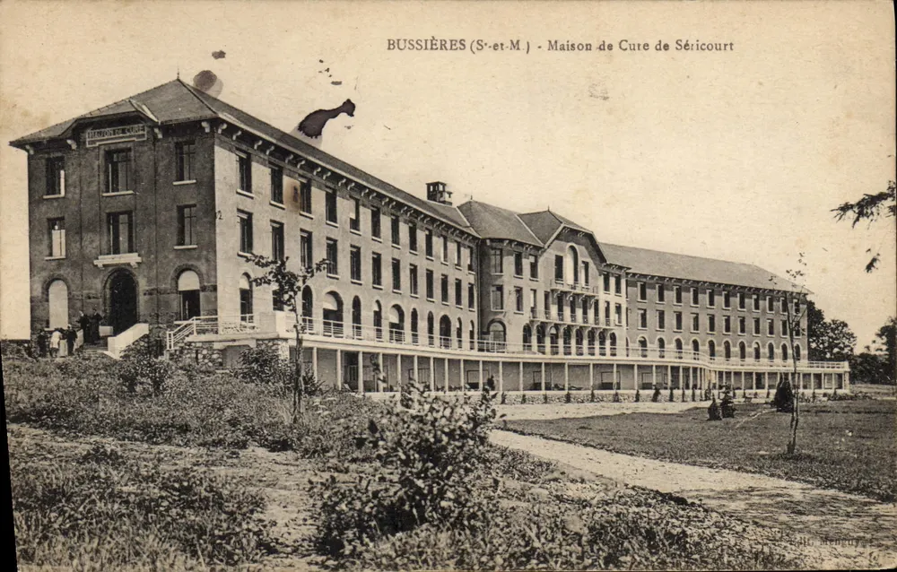 Bussières (S.-et-M.) - Casa de Curas de Séricourt - Frente