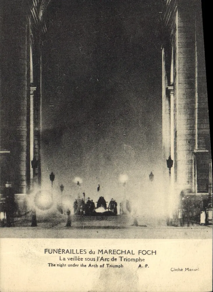 Trauerfeier des Marschalls Foch — Die Totenwache unter dem Triumphbogen — Cliché Manuri - Vorderseite