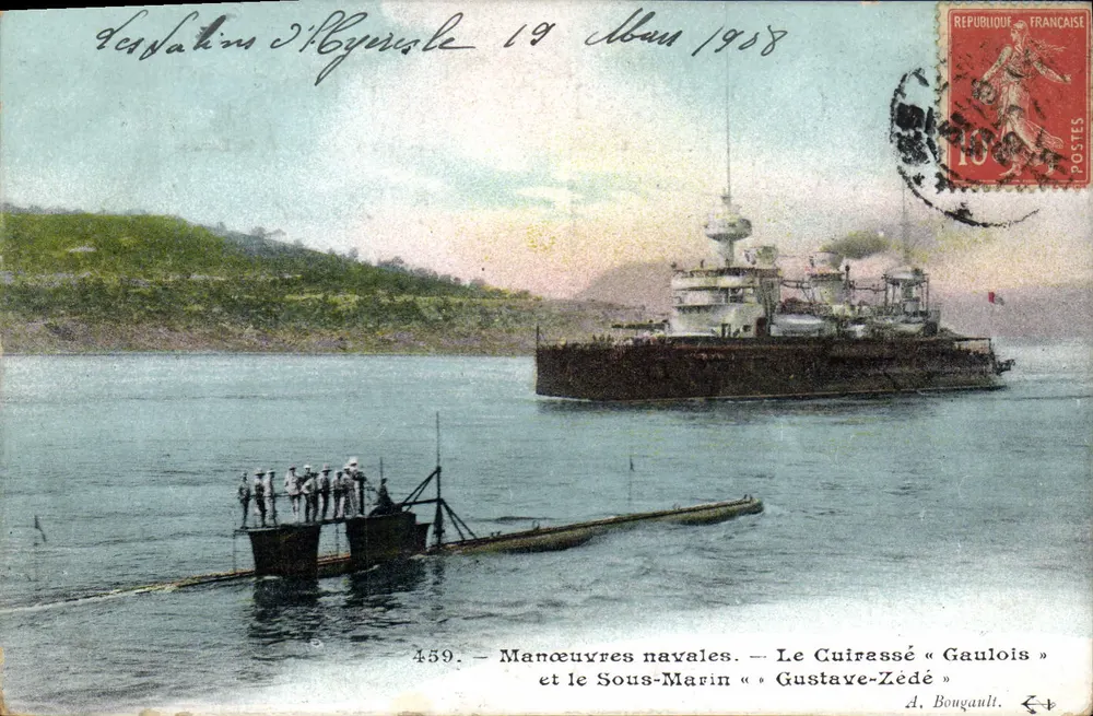 Manobras navais — O Cuirassado « Gaulois » e o Submarino « Gustave-Zédé » — A. Bougault, n° 459 - Frente