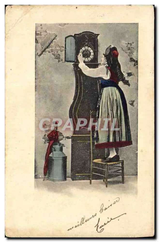 Femme ajustant une horloge à pendule — scène intérieure — éditeur Kunstdruckerei von Felix Lübb, Strassburg - Frente