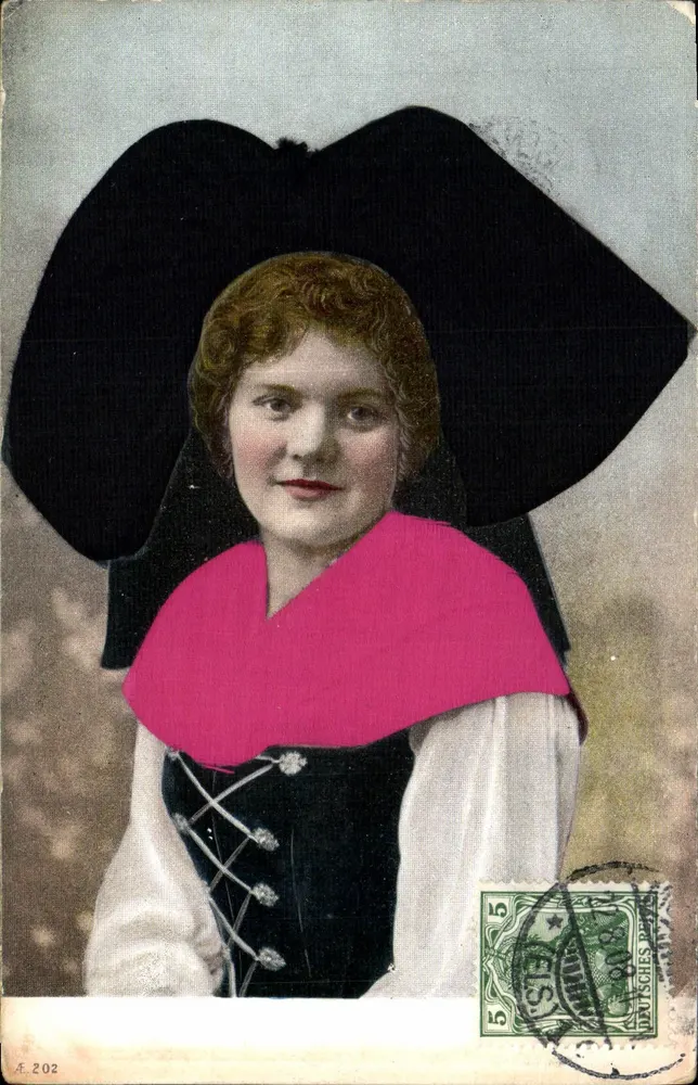 Jovem mulher em traje tradicional — editor A. 202 — selo 15 pf - Frente