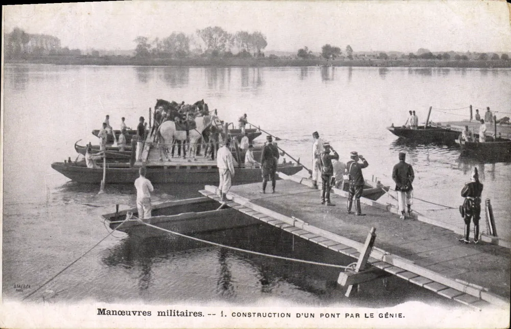 Militärmanöver — 1. Bau einer Brücke durch die Ingenieure — Verlag: Glaezer, Paris - Vorderseite
