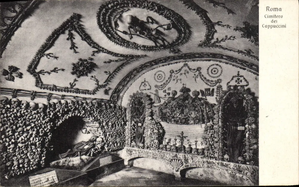 Cemitério dos Capuchinhos em Roma — vista interna decorada com crânios e ossos — Libreria Radium, n°6221 - Frente