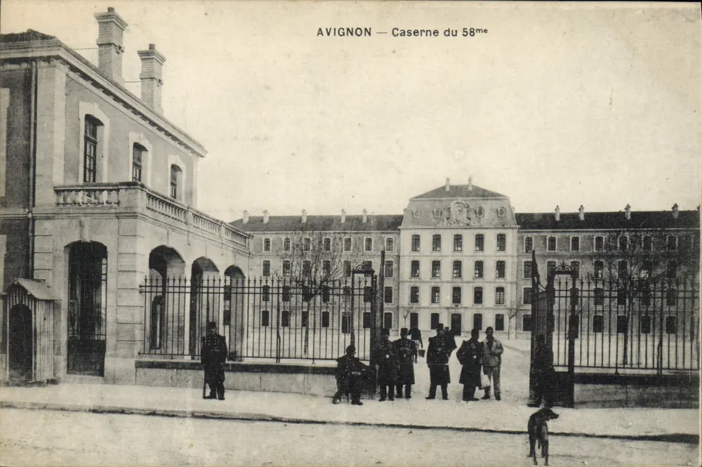 Avignon — Quartel do 58º - Frente