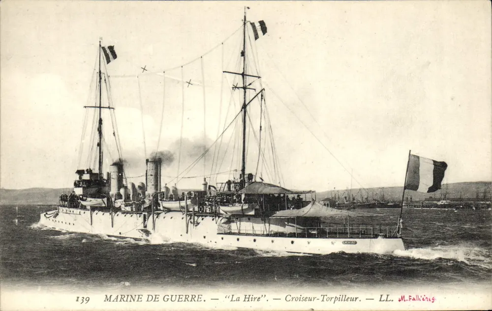 Marinha de Guerra — 'La Hire' — Cruiser-Torpedeiro — LL. M. Pallière - Frente