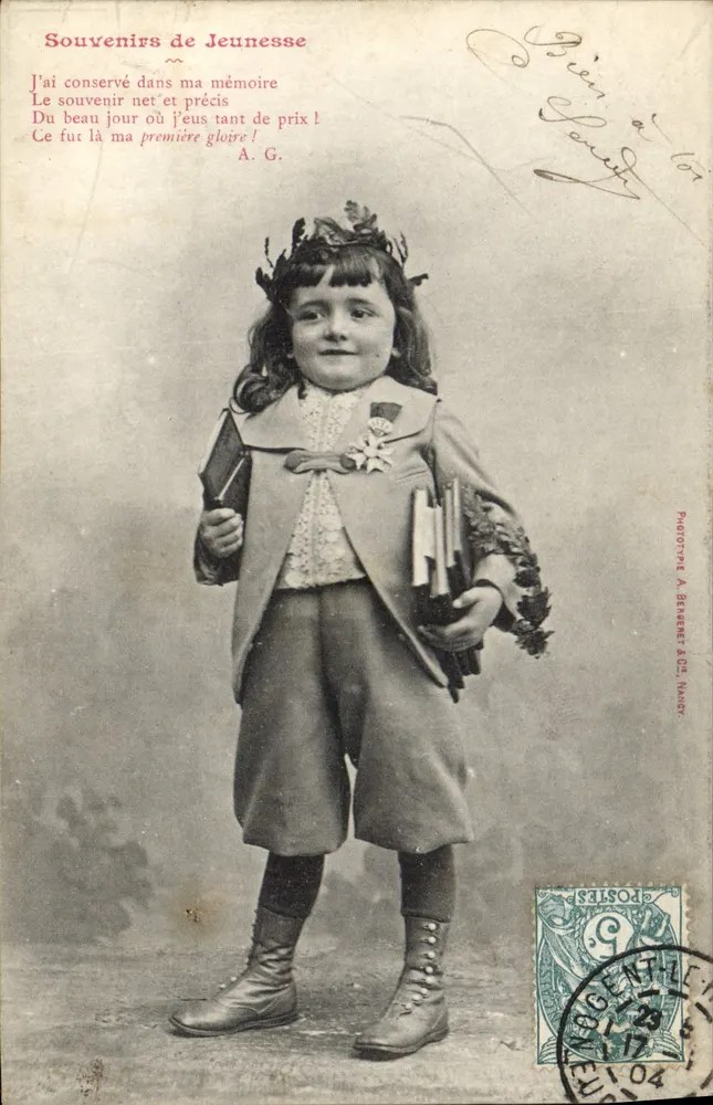 Junge Mädchen im Schuluniform — Erinnerungen an die Jugend — Phototype A. Briquet aus NANCY - Vorderseite