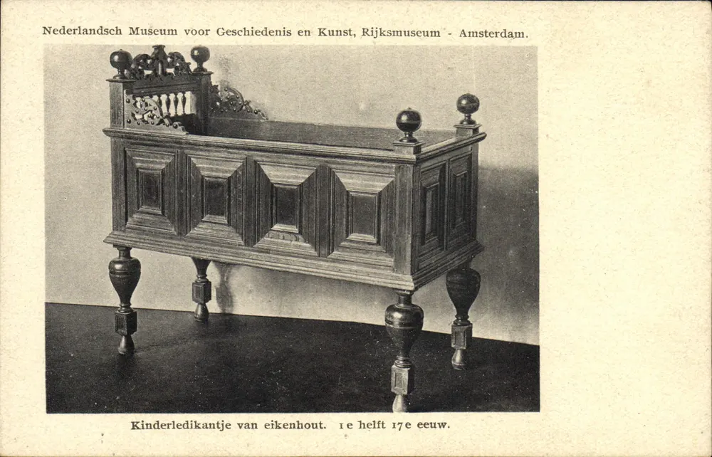 Kinderledikantje em madeira de freixo — primeira metade do século XVII — Nederlandsch Museum voor Geschiedenis en Kunst, Rijksmuseum - Amsterdam. - Frente