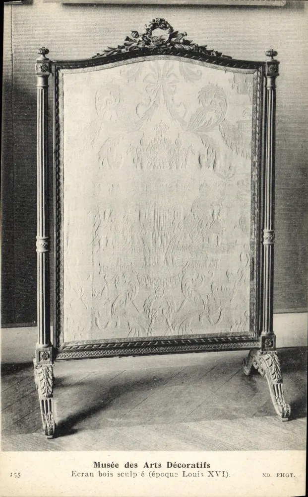 Geschnitzter Schirm — Louis XVI-Zeit — Musée des Arts Décoratifs — ND. PHOT. - Vorderseite