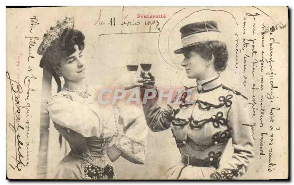 Duas mulheres à taça — Fraternidade — Nantes - Frente