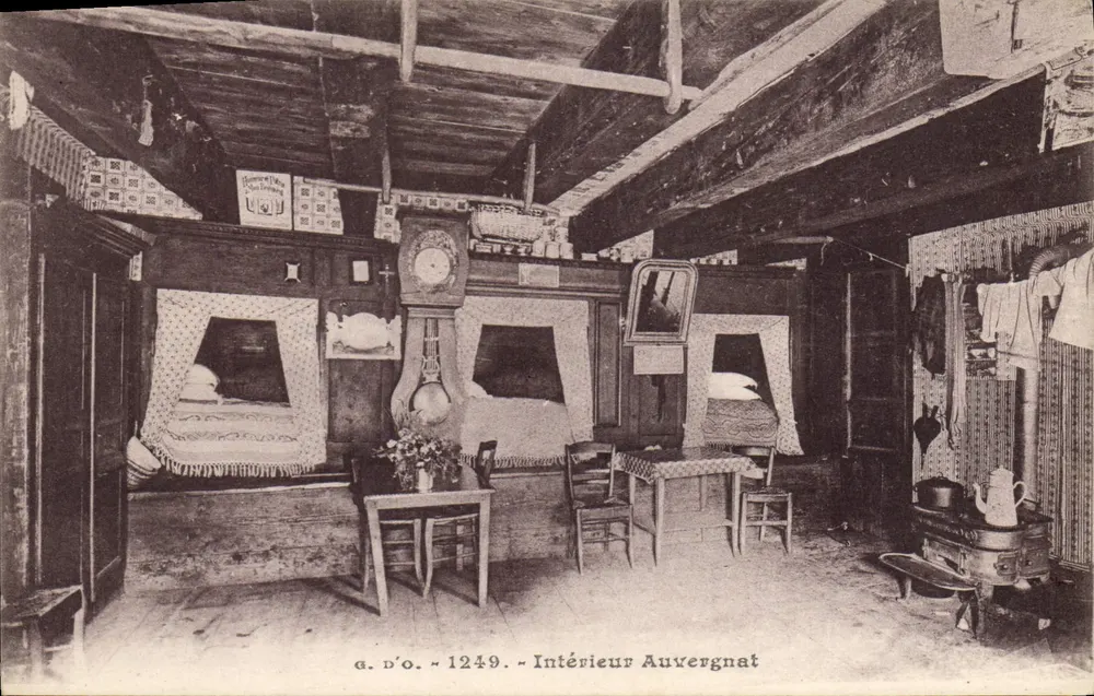 Intérieur Auvergnat — Maison traditionnelle — a.d'O. n° 1249 - Frente