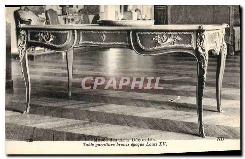 Bronze Garnitur-Tisch Louis XV-Epoche — Musée des Arts Décoratifs — n° 238 - Vorderseite