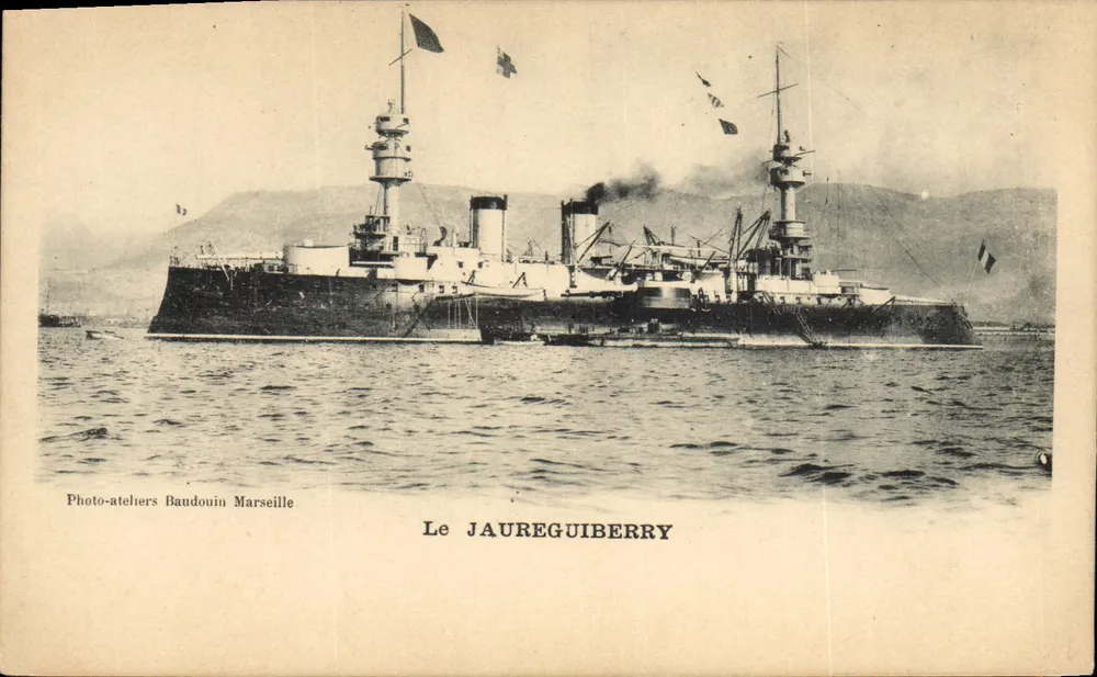 Le JAUREGUIBERRY — Navio de guerra francês — Photo-ateliers Baudouin Marseille - Frente