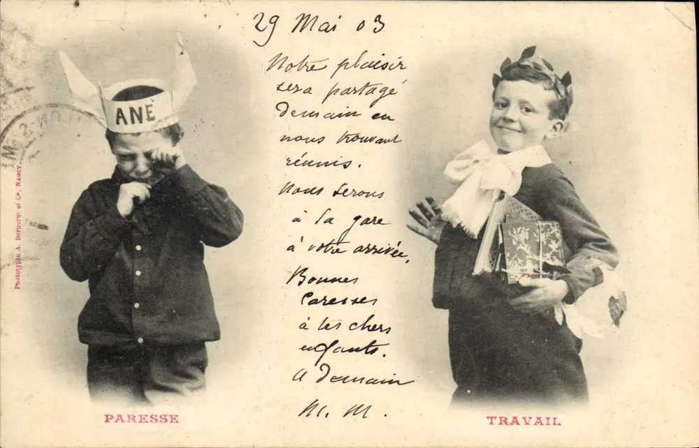 Schlaf und Arbeit — zwei Kinder in Kleidung — Phototype A. Bernuroy und Cie, Nancy - Vorderseite