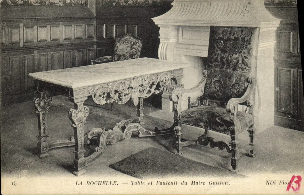 La Rochelle — Mesa e Cadeira do Prefeito Guillon — NDi Photo - Frente