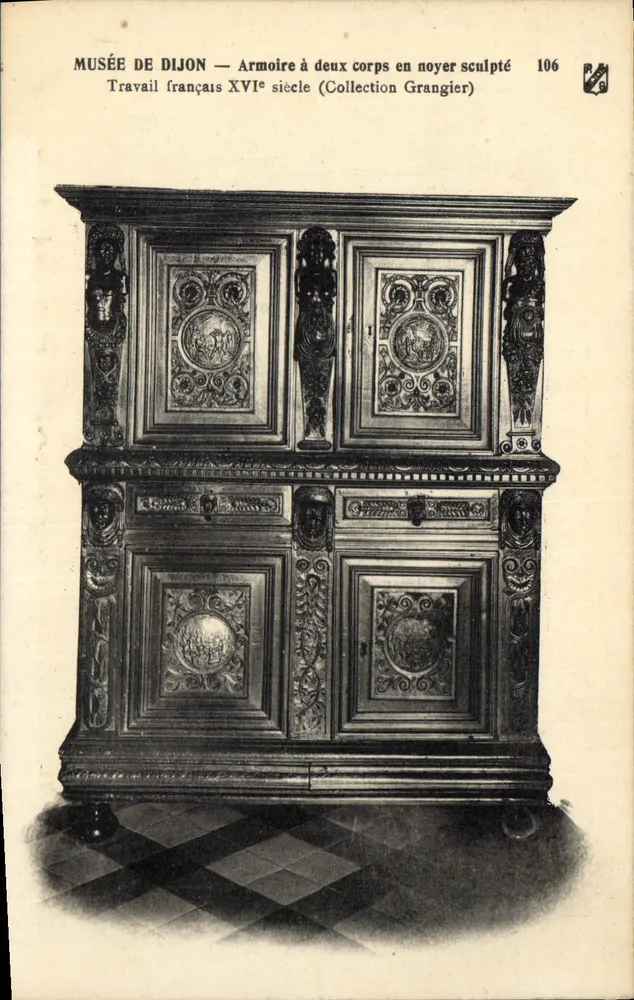 Museum Dijon — Zwei-Türen-Schrank aus geschnitztem Walnuss — Sammlung Grangier, n°106 - Vorderseite