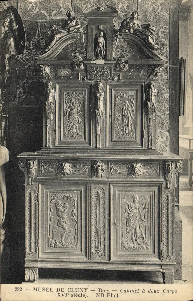 Museu de Cluny — Cabinet a dois corpos — Século XVI — ND Phot. - Frente