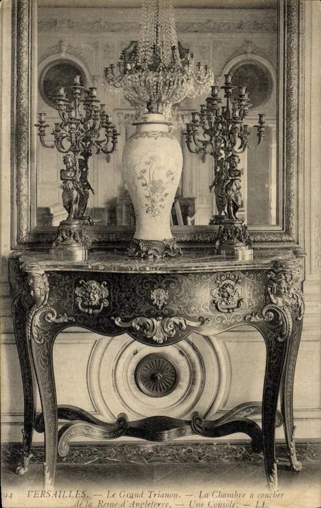 Versailles — Der Große Trianon — Das Schlafzimmer der Königin von England — Eine Konsole — N° 94 - Vorderseite