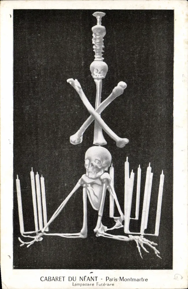 Cabaret du Néant - Paris-Montmartre — Totenlampenmast - Vorderseite
