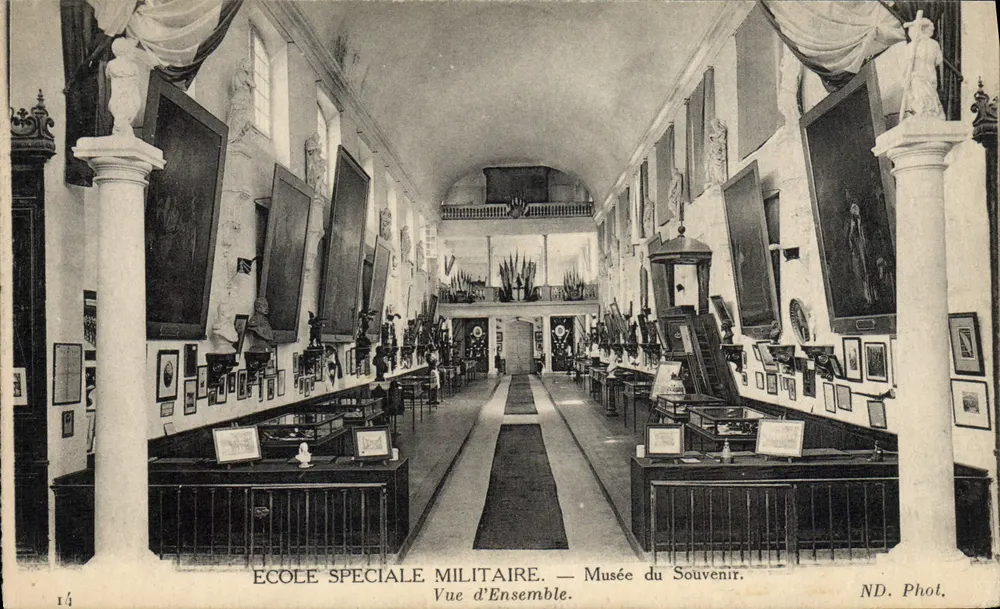 Spezielle Militärschule — Museum des Erinnerns. Gesamtaufnahme — ND. Phot. - Vorderseite