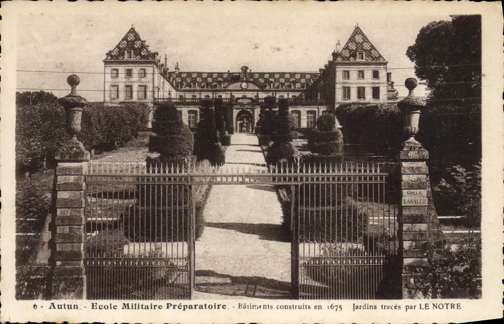 Autun - Escola Militar Préparatória — edifícios construídos em 1675, jardins traçados por Le Notre — editor Chille Lasalle - Frente