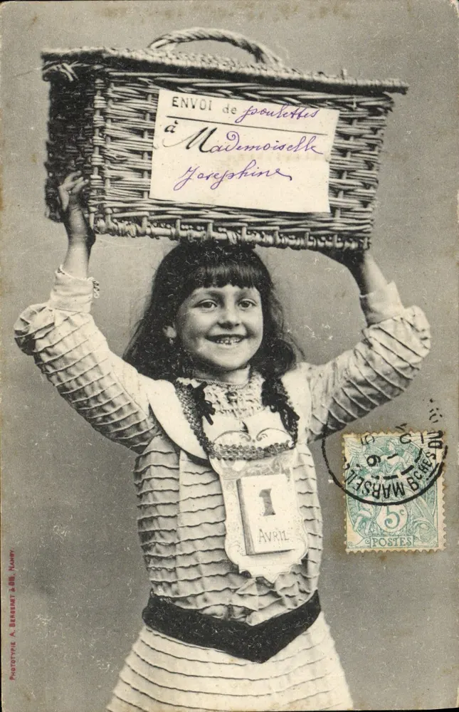 Festa de Abril em Marselha — Envio de lixeiras — Fototipo A. Bernard & BB. Nanty - Frente