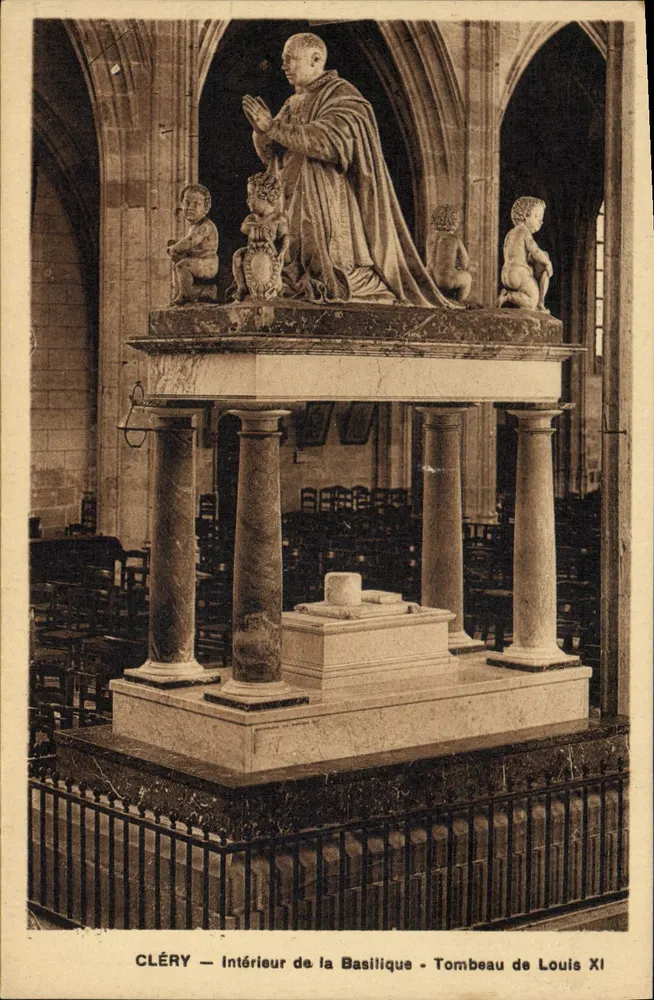 Cléry — Innenansicht der Basilika — Grabmal von Ludwig XI - Vorderseite